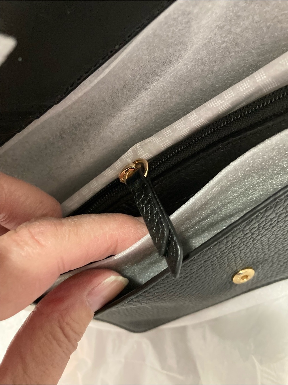 NWTS Michael Kors Crossbody Wallet - Picture 9 of 12